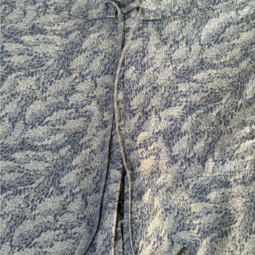 Fabletics Men’s Blue Patterned Athletic Performan… - image 3